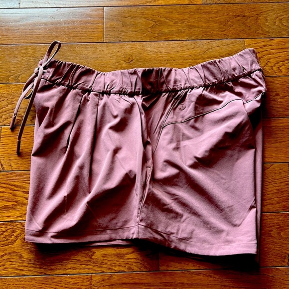 ❤️LULULEMON STROLL AT SUNDOWN SHORT 3”-SPICED CHAI-10❤️ - Picture 7 of 13